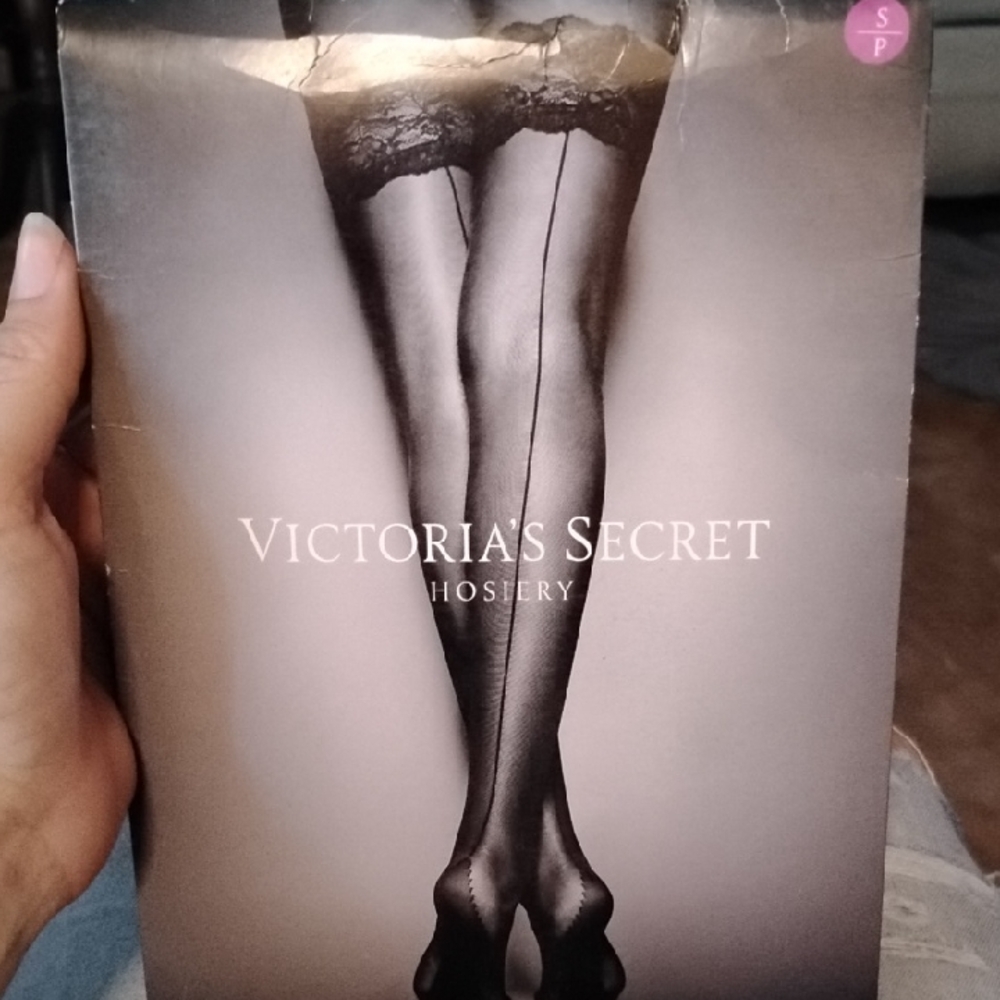 Lace Top Thigh Highs With Reinforced Heel Magenta